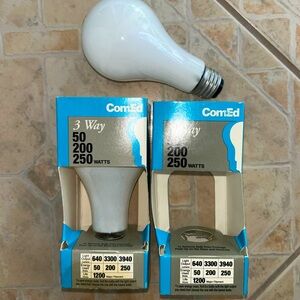 2 x 3-Way Light Bulbs 50 200 250 Watts New regular